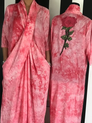 ثويب لف بتدرجات لونية أنيقة وبإضافة الوردة الجميلة