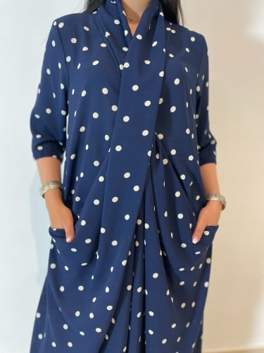 ثويب لف كحلي منقط مع اضافة الخيل الرهيب