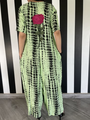 ثويب جمبسوت بجيوب مخفية ومزيج لوني جميل و الأهم  الخامة مثل النسمة