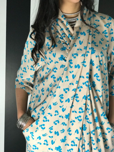 ثويب لف بخامتنا الخفيفة الباردة وبنقشة لطيفة  ولون رايق