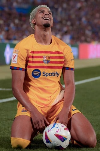 برشلونة