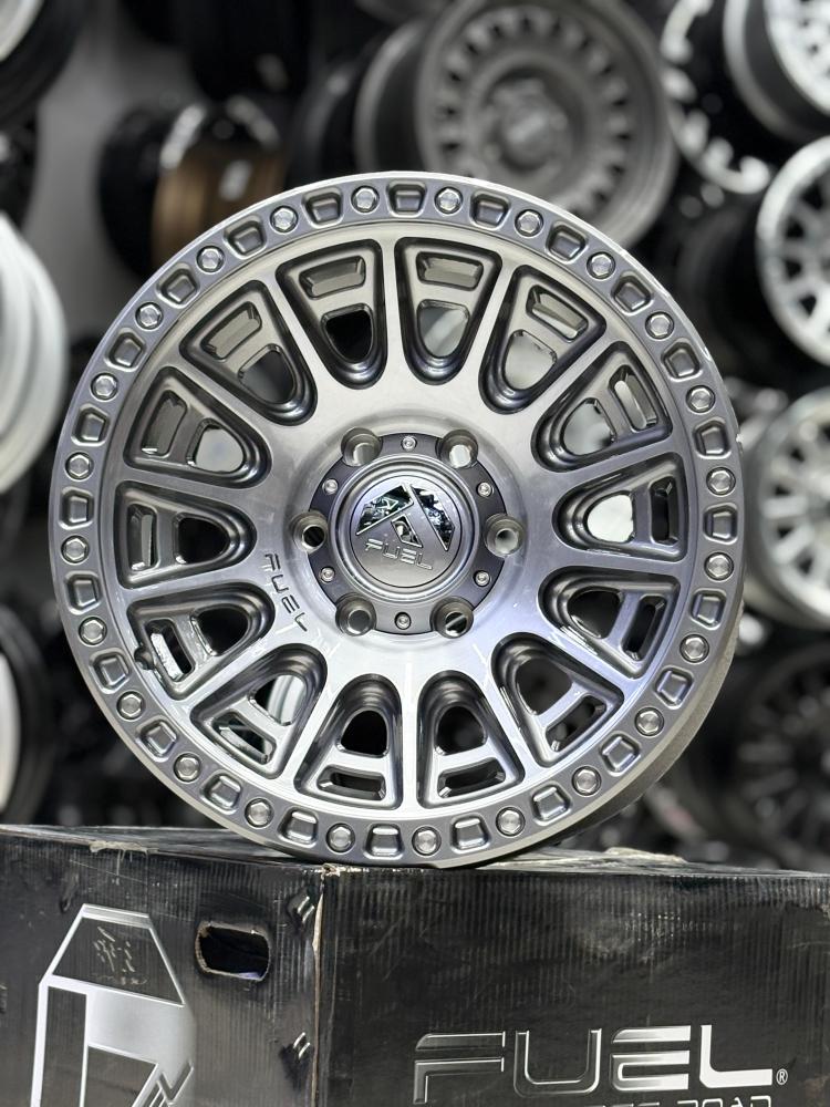 طقم 4 جنوط فيول FUEL اصليه مقاس 17 انش 6 مسمار