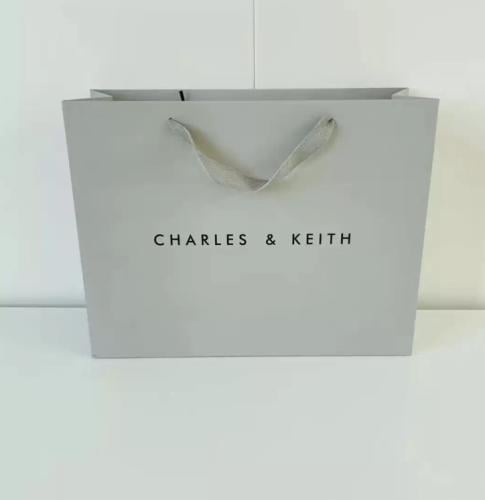 كيس ماركة CHARLES & KEITH