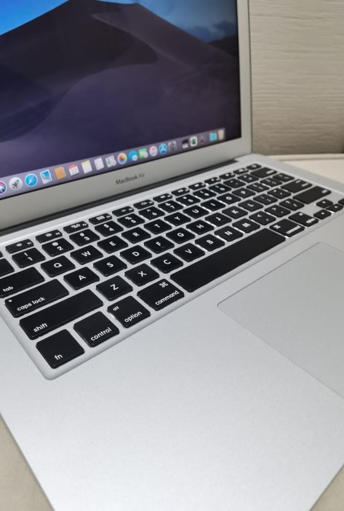 ماك بوك إير مستعمل – نظيف جداً | شاشة 13 إنش | نظام macOS | خفيف وسريع