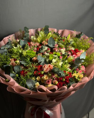 باقة ورد عملاقة