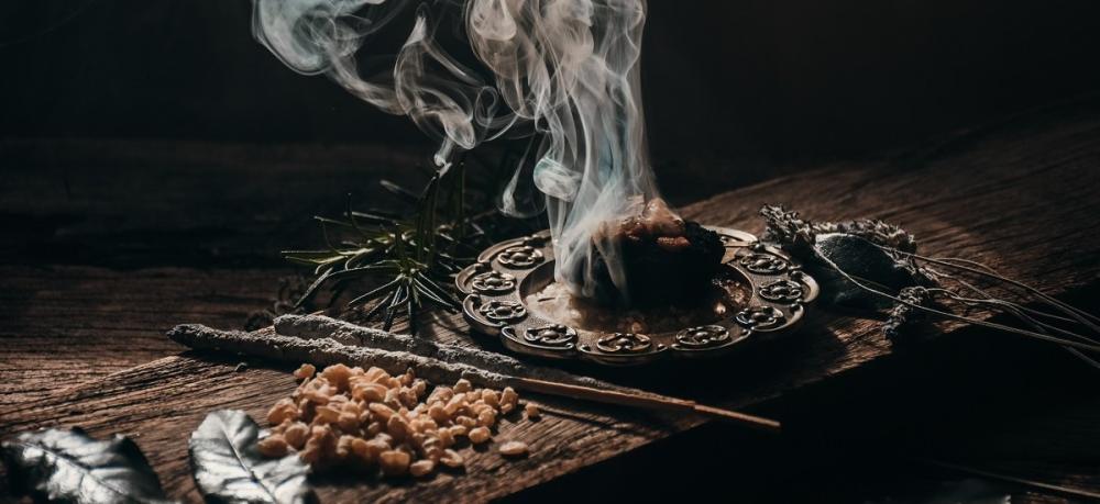 أفضل أنواع البخور الخليجي من متجر المغربي للعود