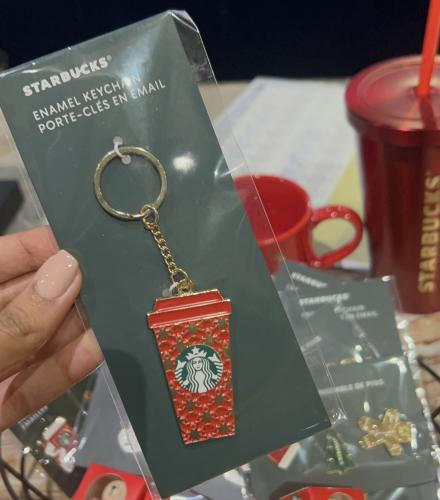 تعليقة ستاربكس على شكل كوب