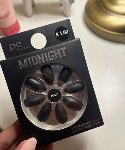 اظافر سوداء