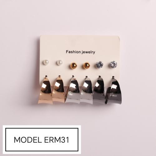مجموعة اقراط دائرية ERM31
