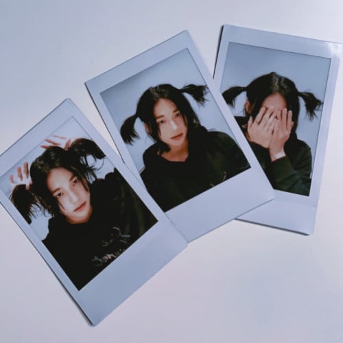 Hyunjin Polaroid Photo -صور هيونجين بولارويد