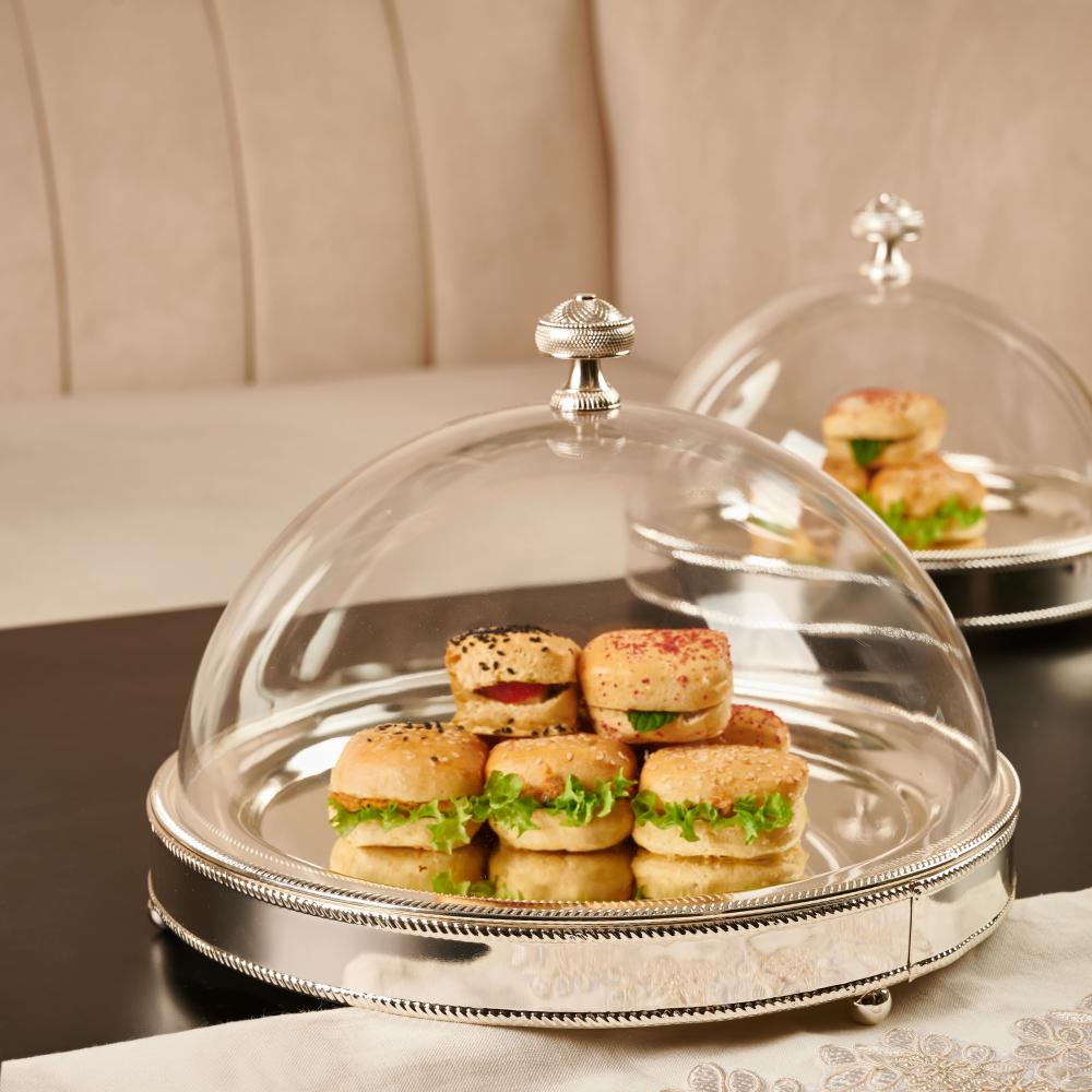 صحن كيك ميار فضي بغطاء أكريليك حجم كبير دائري، القطر 32 سم