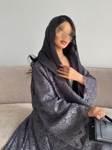 دانتيل مبطن رصاصي
