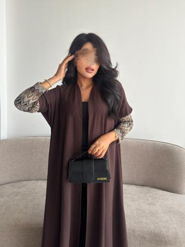 كريب مغسول بني الأكمام دانتيل