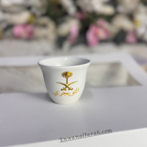 توزيعات فناجين قهوة مفردة سيراميك طباعة سيفين ونخلة واسم مخصص عنوان ال