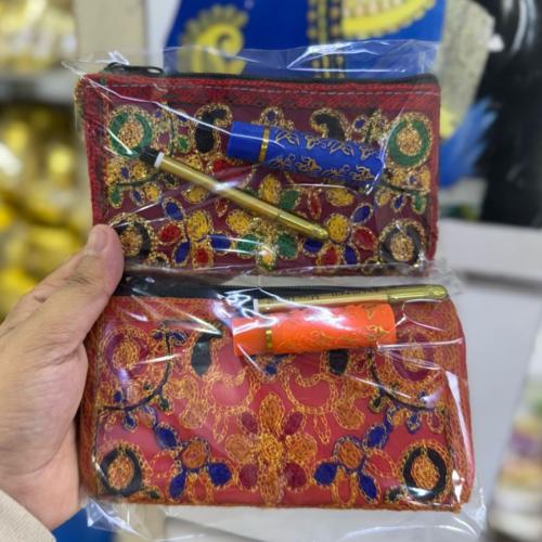 توزيعات يوم التأسيس (شنطة شعبية مع كحل وروج )العدد...
