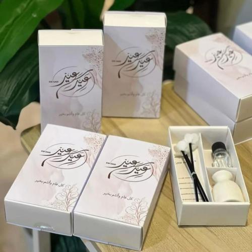 فواحات العيد شكل جديد عباره عن فازه مع عطر ووره قط...