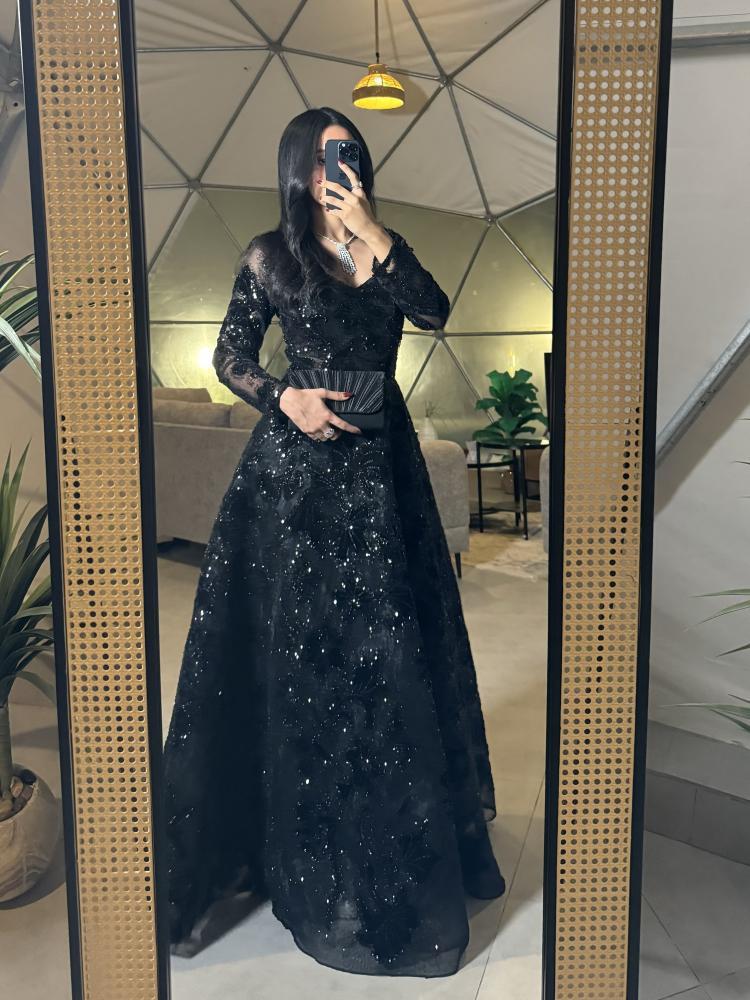 فستان الفخامة تطريز شك شغل احترافي تطريز ورود مخمل