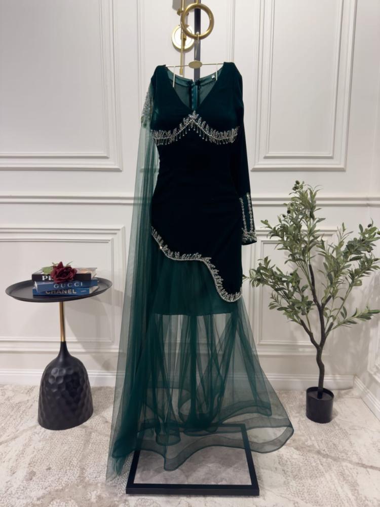 فستان فخم خامة مخمل تطريز يدوي راقي +تل فرنسي اصلي