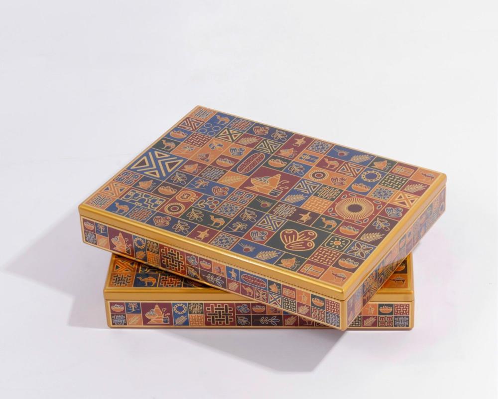 Luxury decorated wooden box - mixed dates