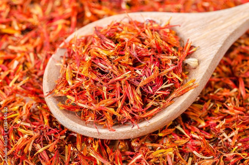 فوائد العصفر