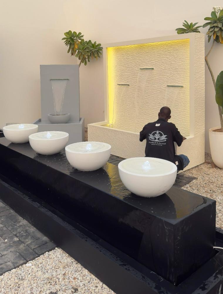 افضل نوافير وشلالات خارجية كبيرة للحدائق المنزلية فايبر - مصنع الحديقة الذهبية (الرياض - جدة - الدمام) توصيل مجاني لجميع مدن المملكة