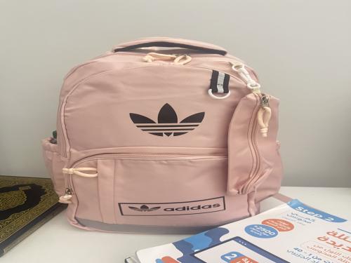حقيبة بناتي ماركة adidas لون بنكي