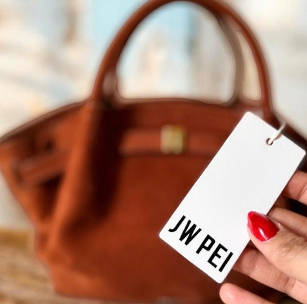 حقيبة WGB البني: الأناقة العملية التي تناسب كل إطلالة