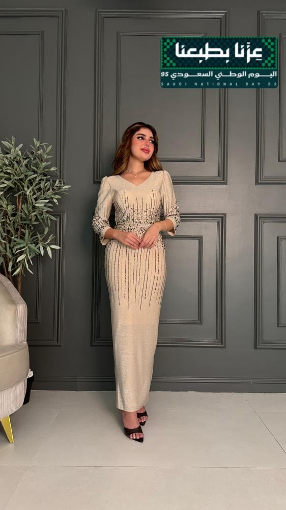 فستان سهره ناعم بتطريز فصوص