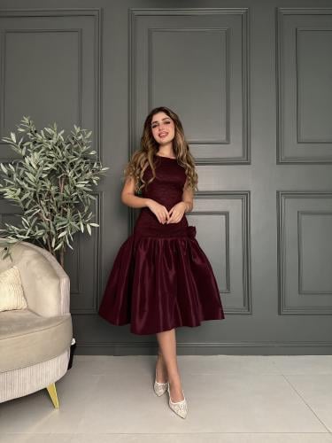 فستان سهرة منفوش مزخرف بدون أكمام