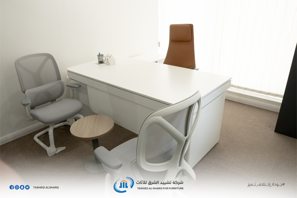 7 أخطاء فادحة تجنبها عند شراء أثاث مكتبي في الرياض: دليل المديرين الذكي