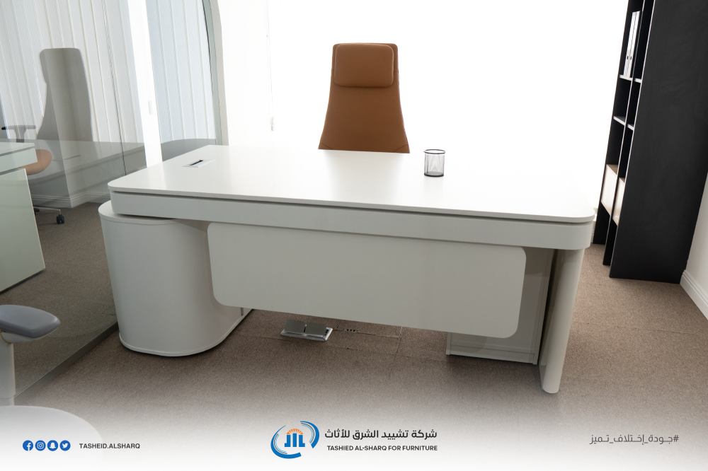 أفضل شركة أثاث مكتبي في الرياض لتجهيز المساحات الصغيرة والميزانيات الذكية