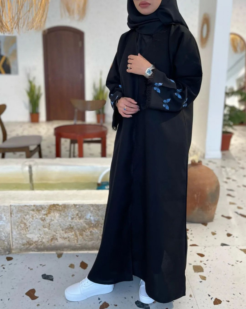 عباية تطريز على اكمام