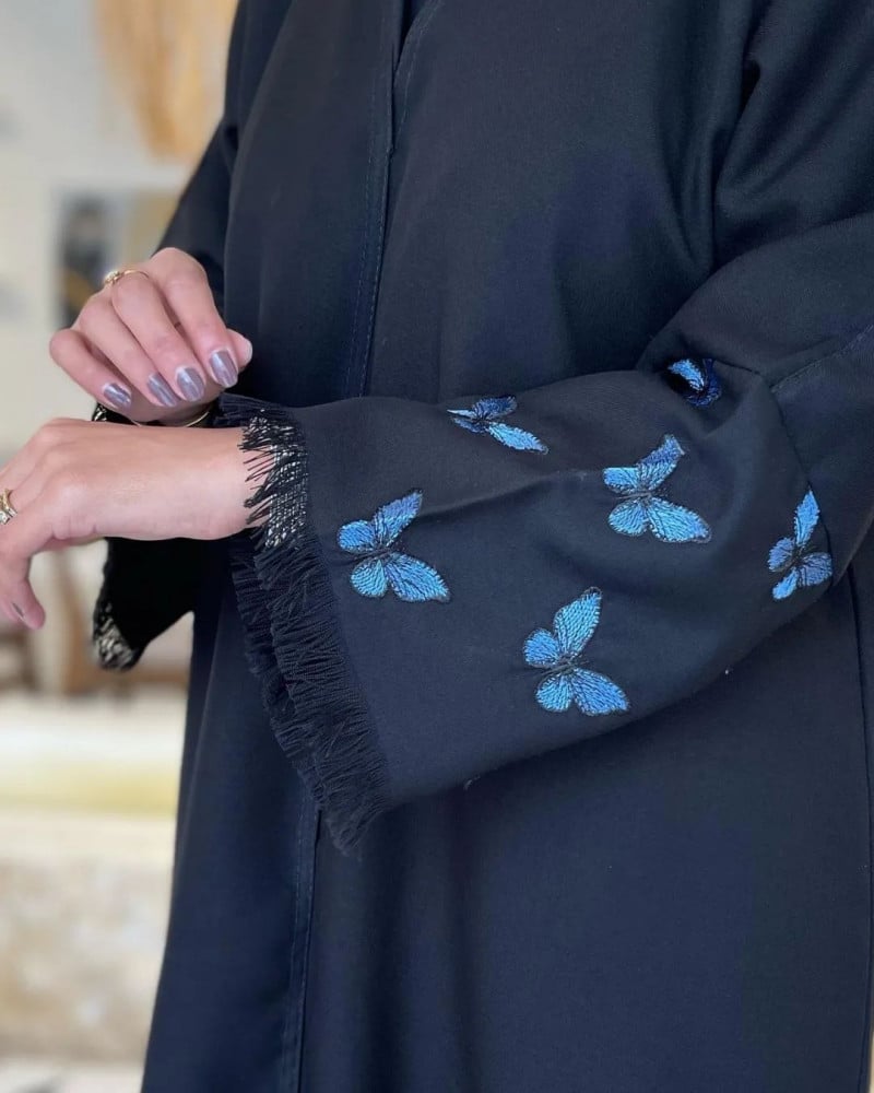 عباية تطريز على اكمام