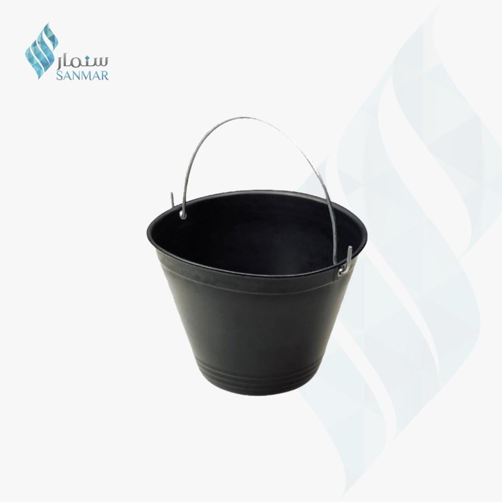 سطل بلاستيك بناء إيطالي مع مقبض معدني