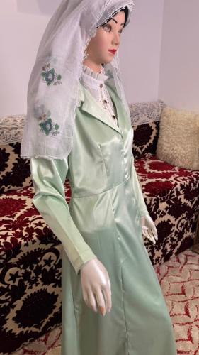 البرنسيس اللون التفاحي مع محرمة ومدورة ونصف سديرية