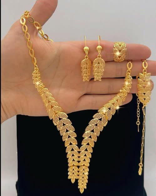 مجوهرات وإكسسوارات