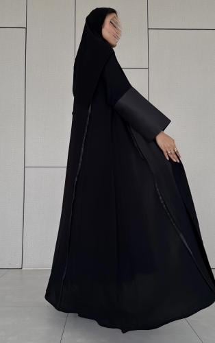 عباية سارة .