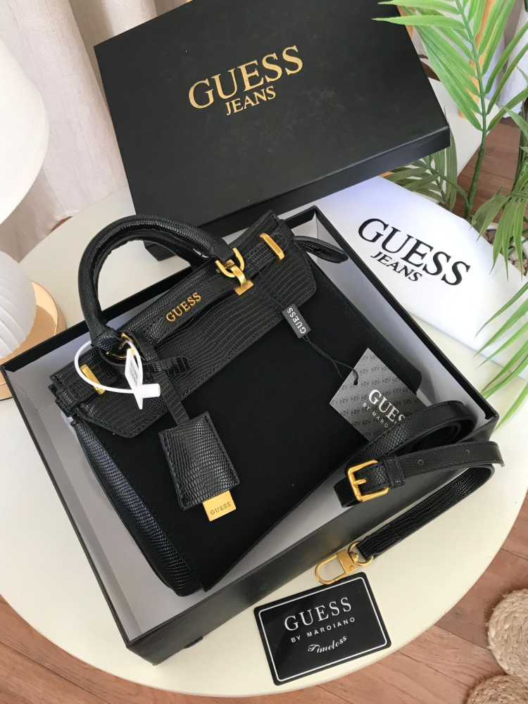 شنطة GUESS