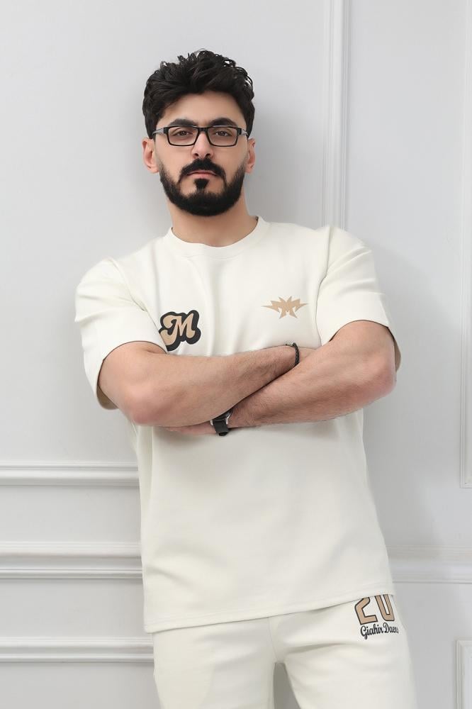 ابيض