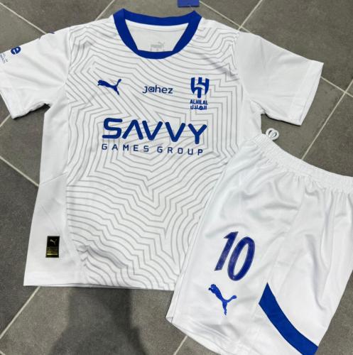 طقم الهلال الأبيض