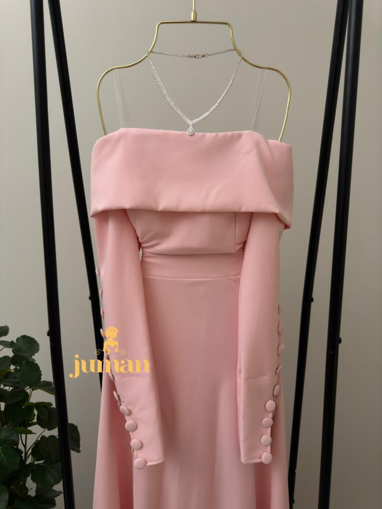 فستان وردي طويل