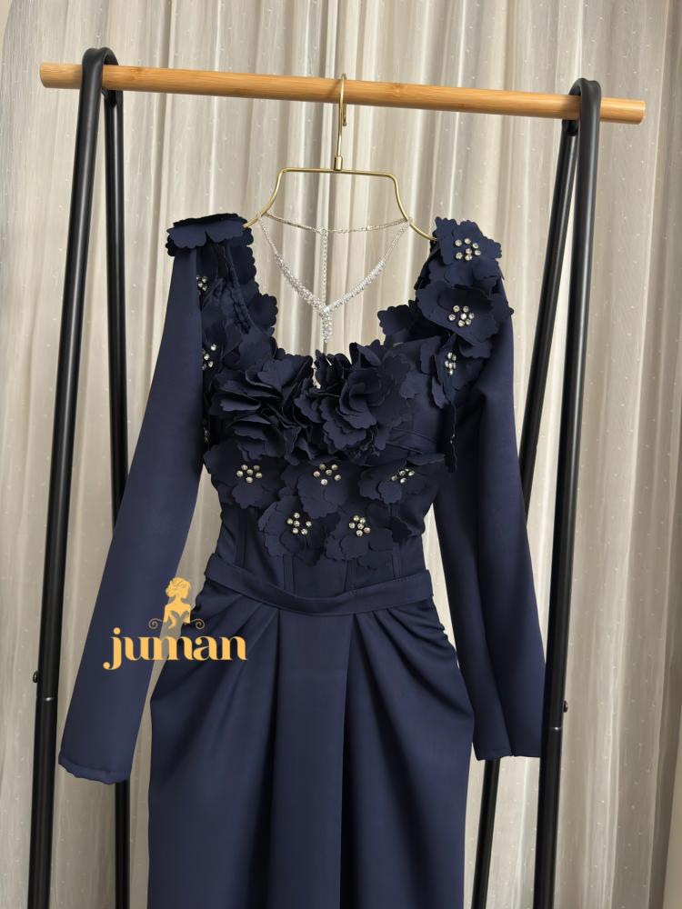 فستان كحلي فخم