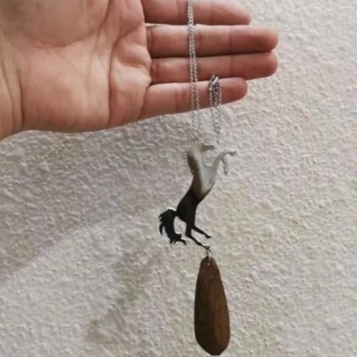 تعليقه حصان