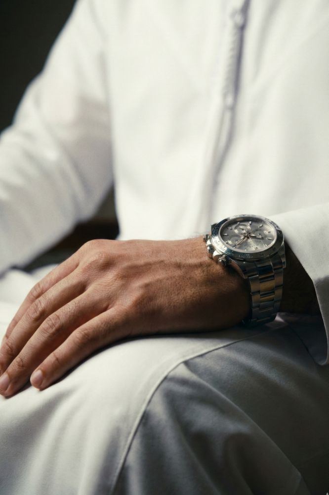 سر الهيبة: كيف تختار الساعة المثالية لثوبك؟