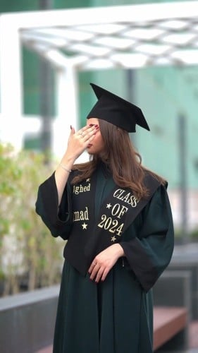 عبايات تخرج 2025