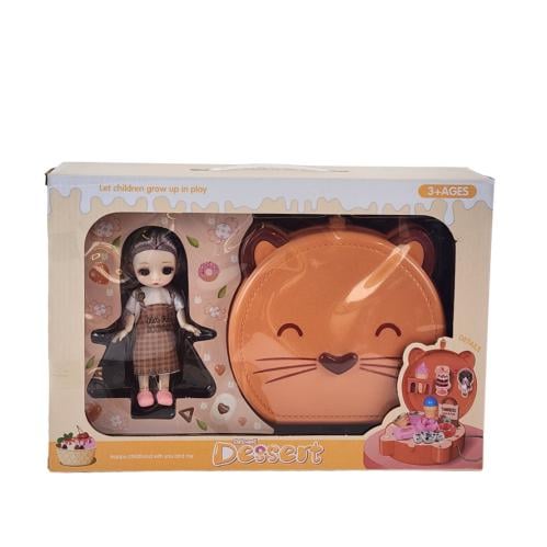 دمية مع حقيبة الحلويات