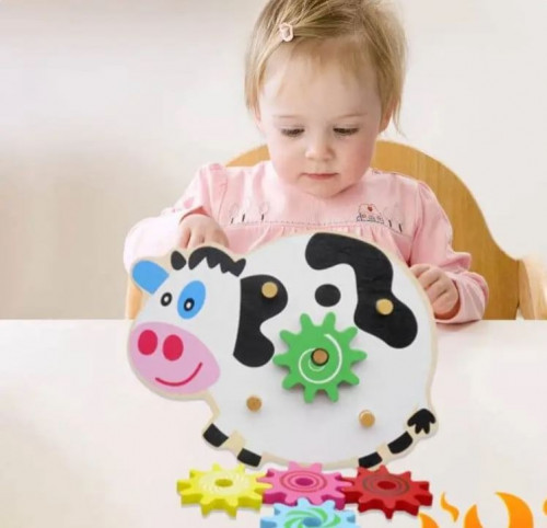 لعبة البقرة الخشبية