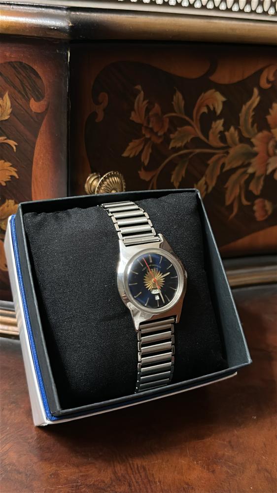 ويست اند واتش شمسي بلوو مون | Wesr end watch cQ