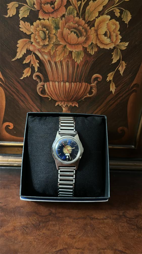 ويست اند واتش شمسي بلوو مون | Wesr end watch cQ