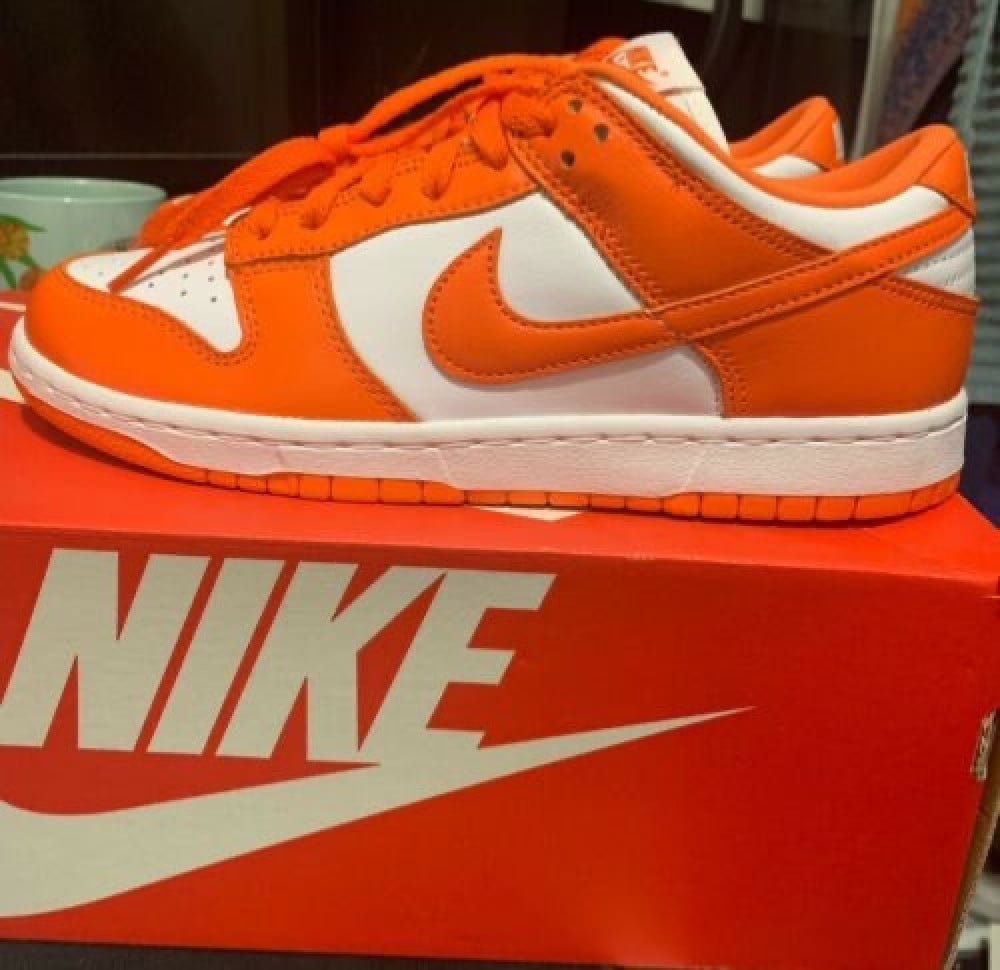 Jordan dunk low orange
